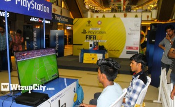 Game on boys! Kicking off the Fifa'16 Championship at Centre Square